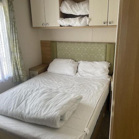 Stunning 3-Bed Caravan In Clacton-On-Sea Bagian luar foto