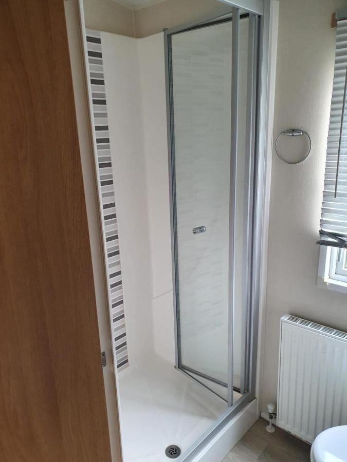 Stunning 3-Bed Caravan In Clacton-On-Sea Bagian luar foto